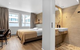 22 Hill Hotel